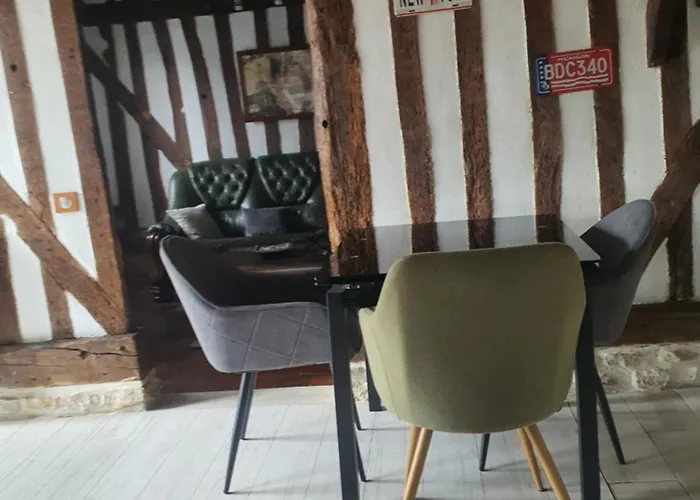 Holiday home Maison Normandie Glos-sur-Lisieux